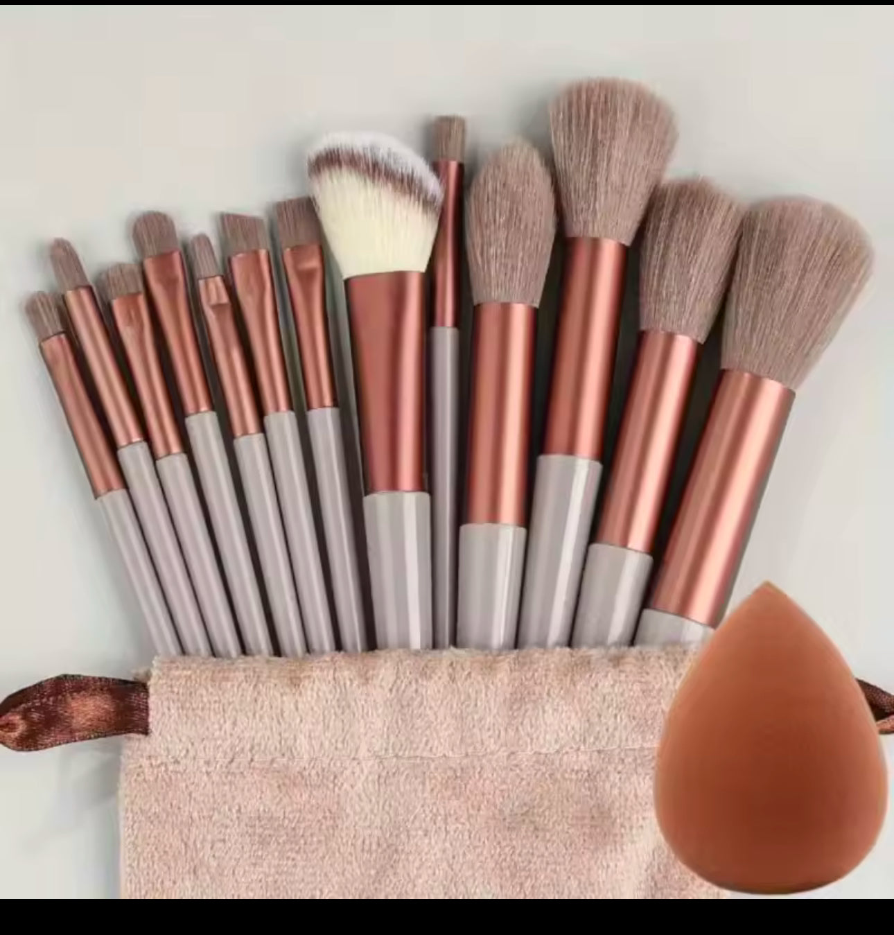 Set de 13 pinceaux maquillage + 1 éponge blender – Finition professionnelle