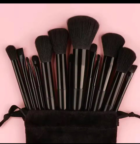 Set de 13 pinceaux maquillage + 1 éponge blender – Finition professionnelle
