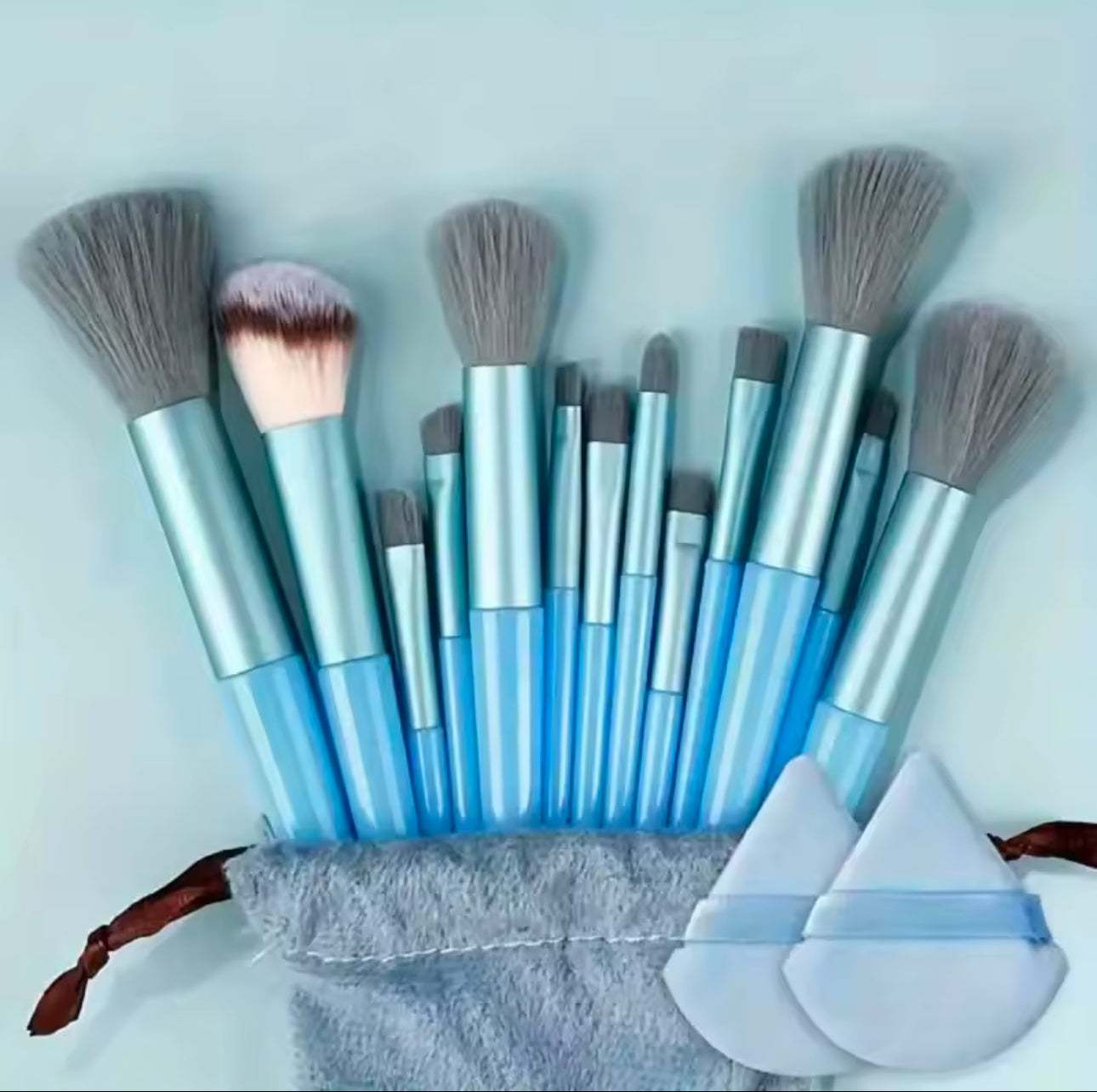 Set de 13 pinceaux maquillage + 1 éponge blender – Finition professionnelle